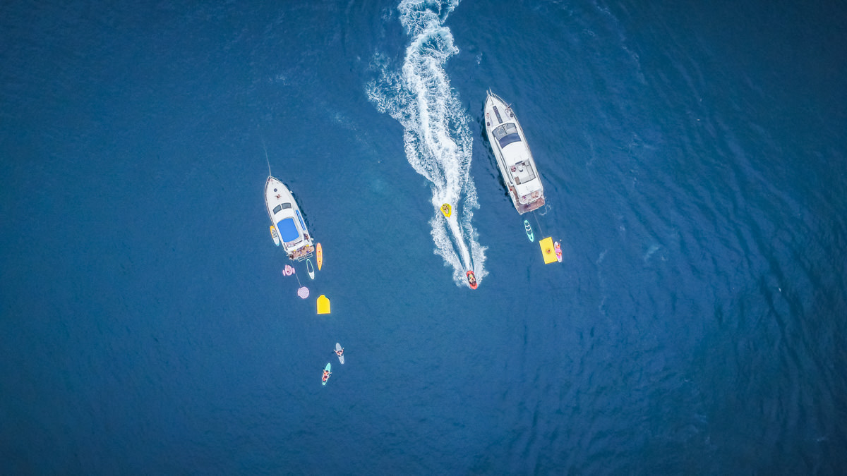 頭城 OA HOTEL | 宜蘭首家以年輕人為主題的海景飯店，步行就能衝浪、龜山島遊艇趴、賞鯨、海產一條街!