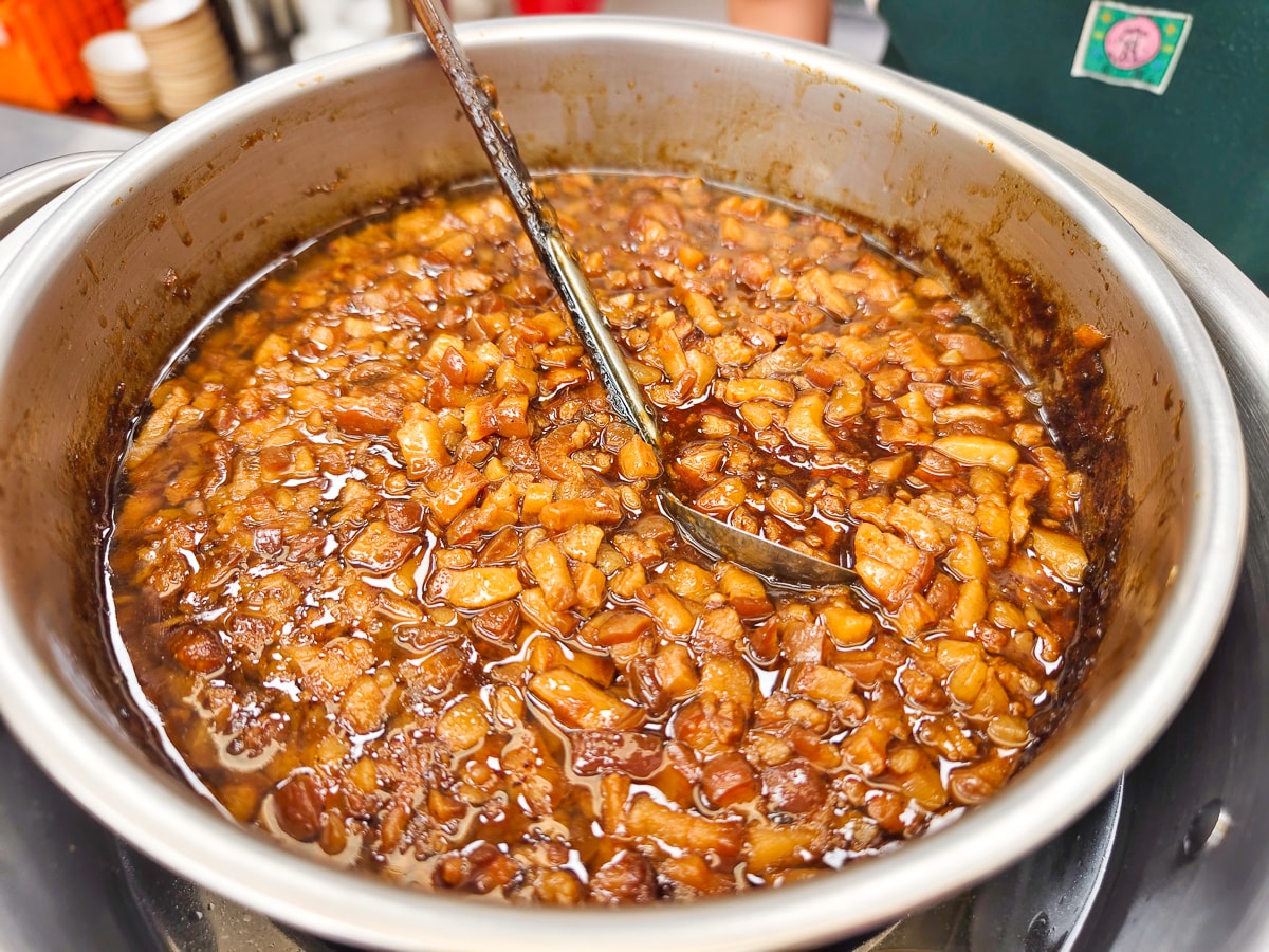 台北市宵夜。純發魯肉飯 | 台北也有超好喝雞湯不用跑新竹了,帶皮魯肉飯也很美味 - 第10張圖