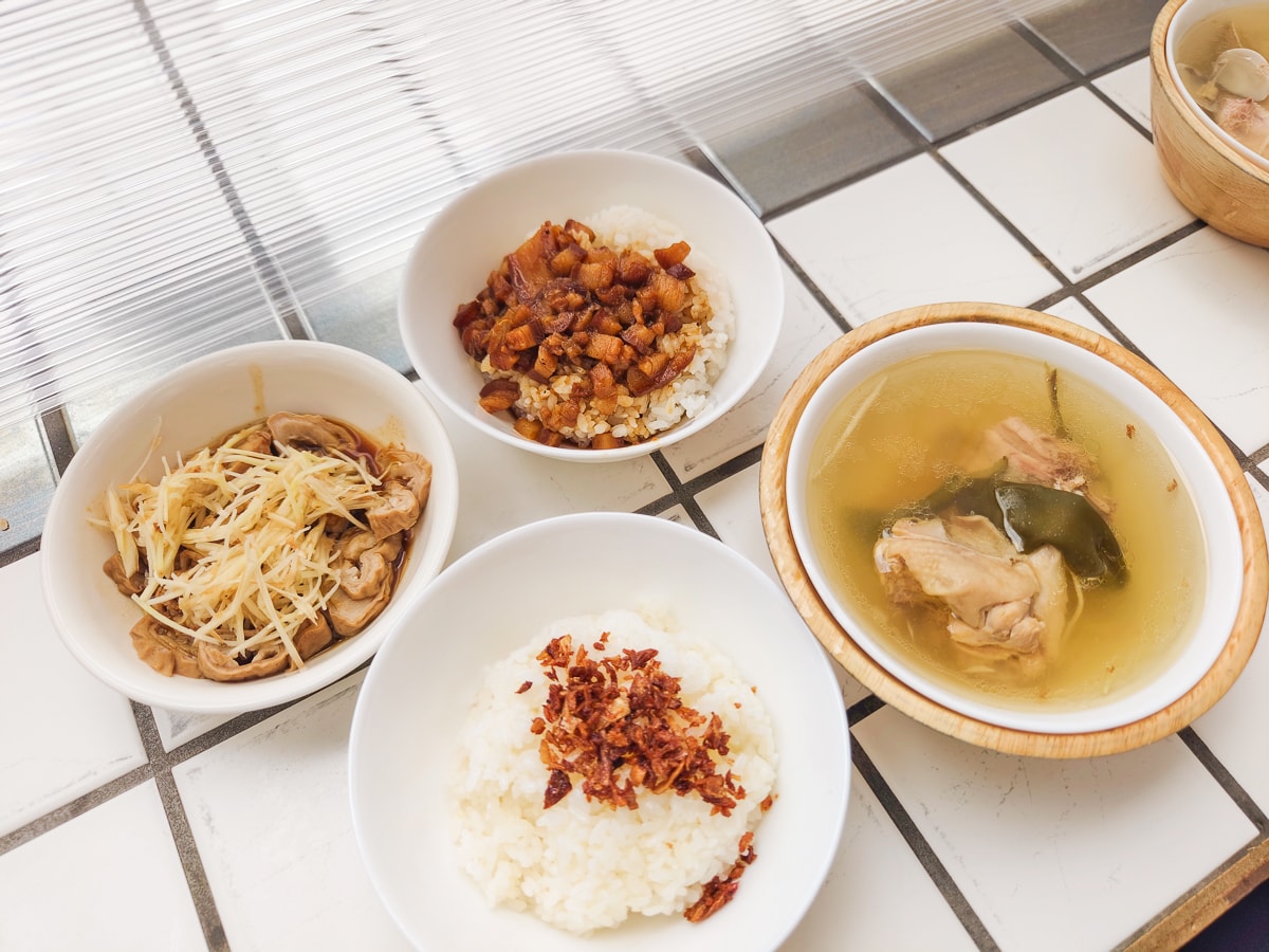 台北市宵夜。純發魯肉飯 | 台北也有超好喝雞湯不用跑新竹了,帶皮魯肉飯也很美味 - 第6張圖